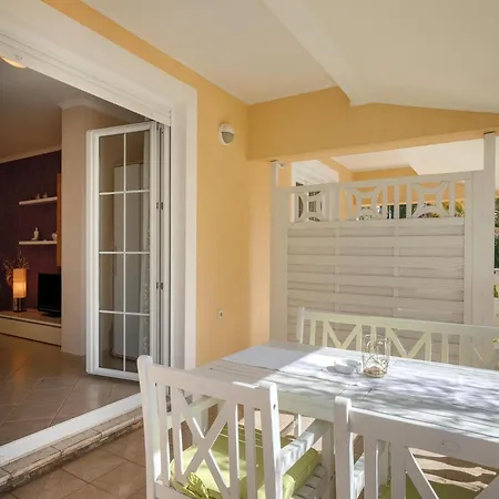 In Near The Sea And Beaches Apartman Porec