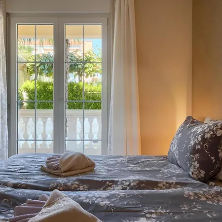 In Near The Sea And Beaches * Porec