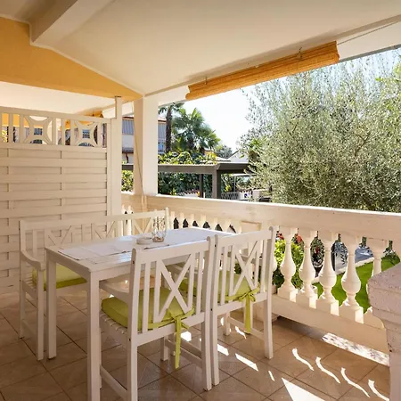 In Near The Sea And Beaches Apartman Porec