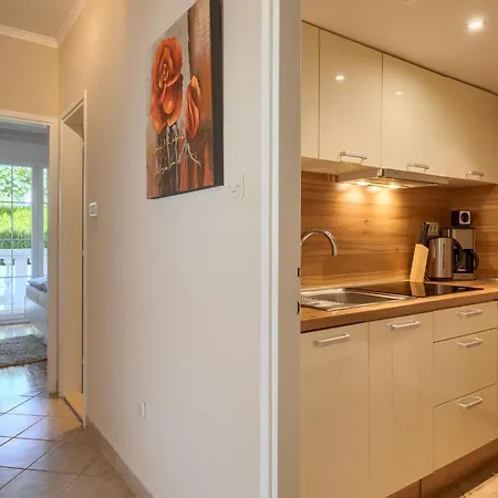 In Near The Sea And Beaches Apartman *