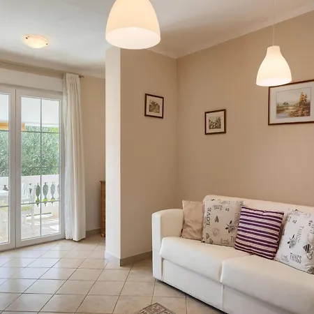 アパート In Near The Sea And Beaches ポレッチ