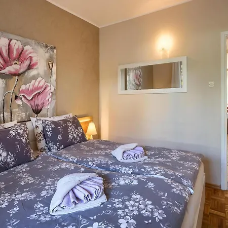 In Near The Sea And Beaches Apartman Poreč