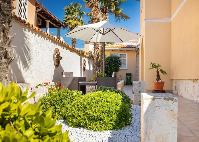 In Near The Sea And Beaches Apartman *